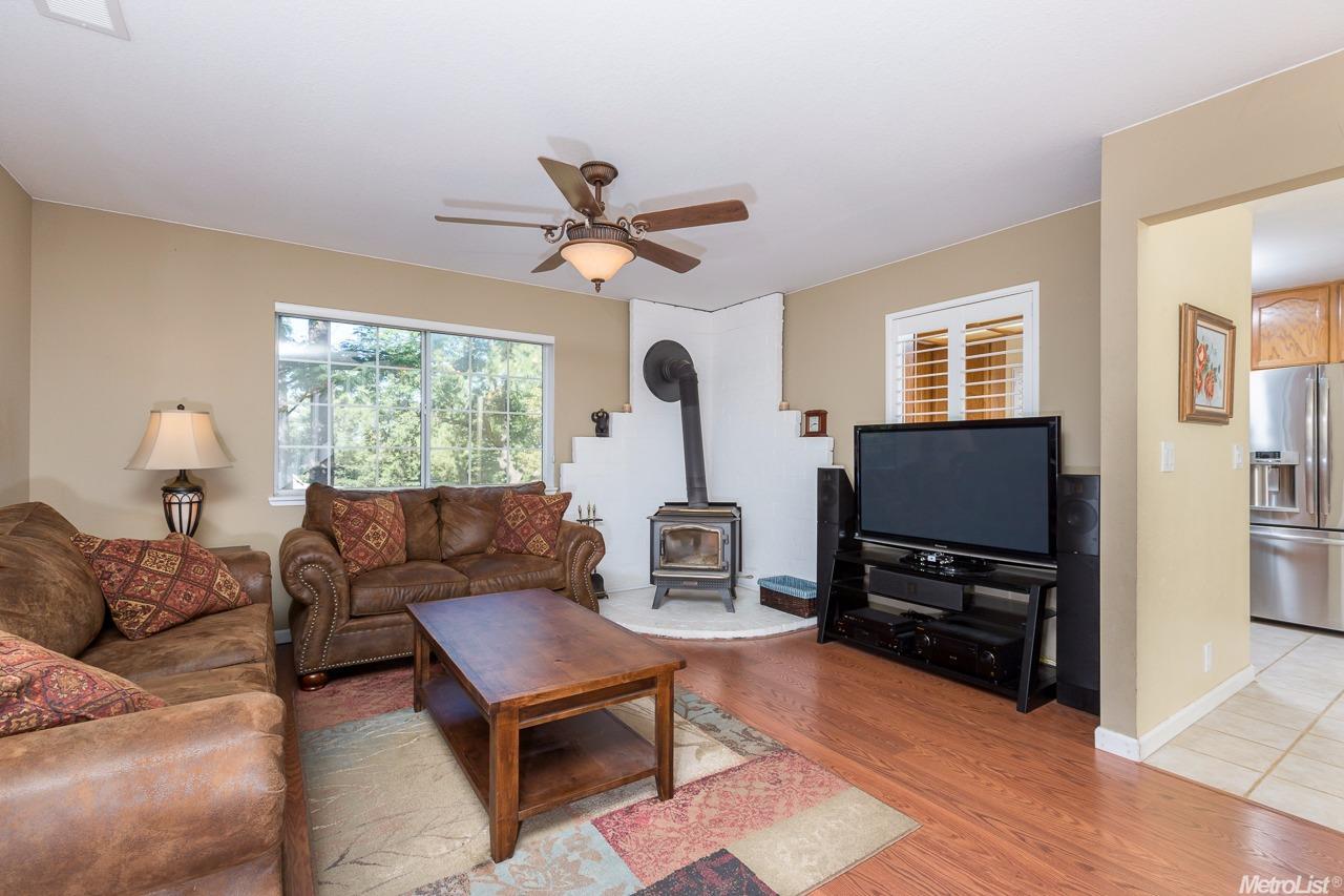 6200 Red Robin Rd, Placerville, CA 95667 photo 3