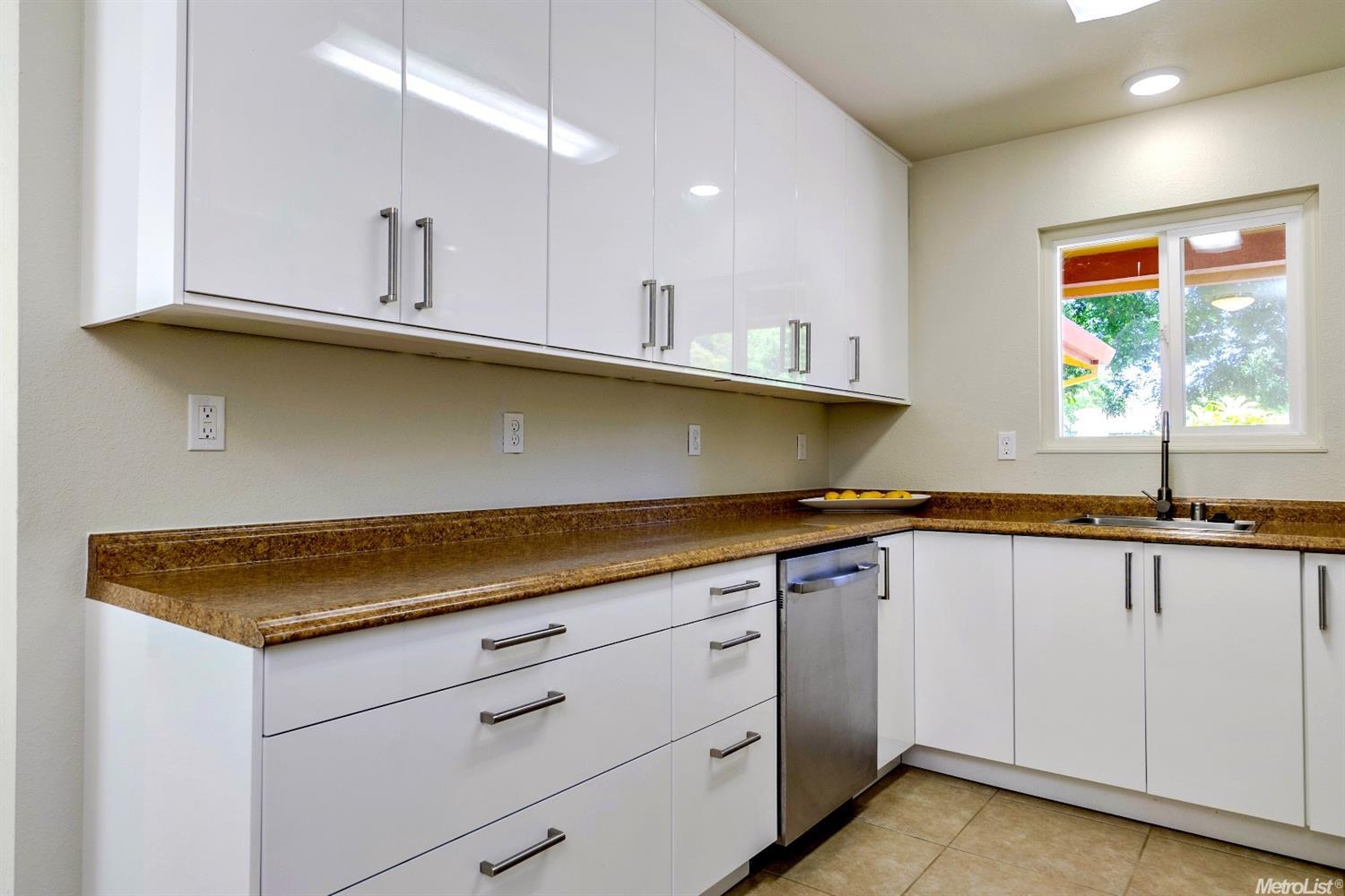 1406 Spruce Ln, Davis, CA 95616 photo 6
