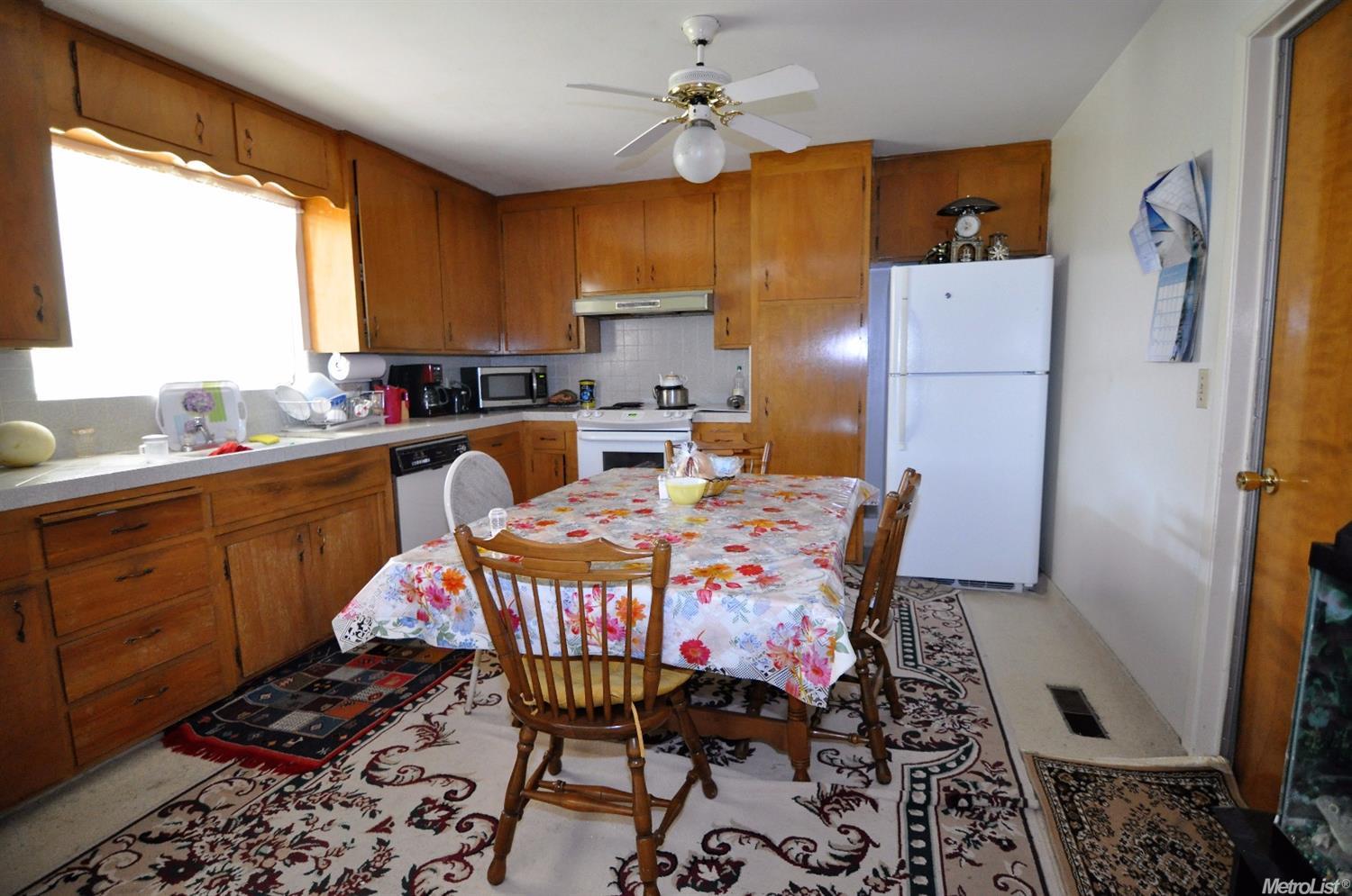 613 N Thor St, Turlock, CA 95380 photo 9
