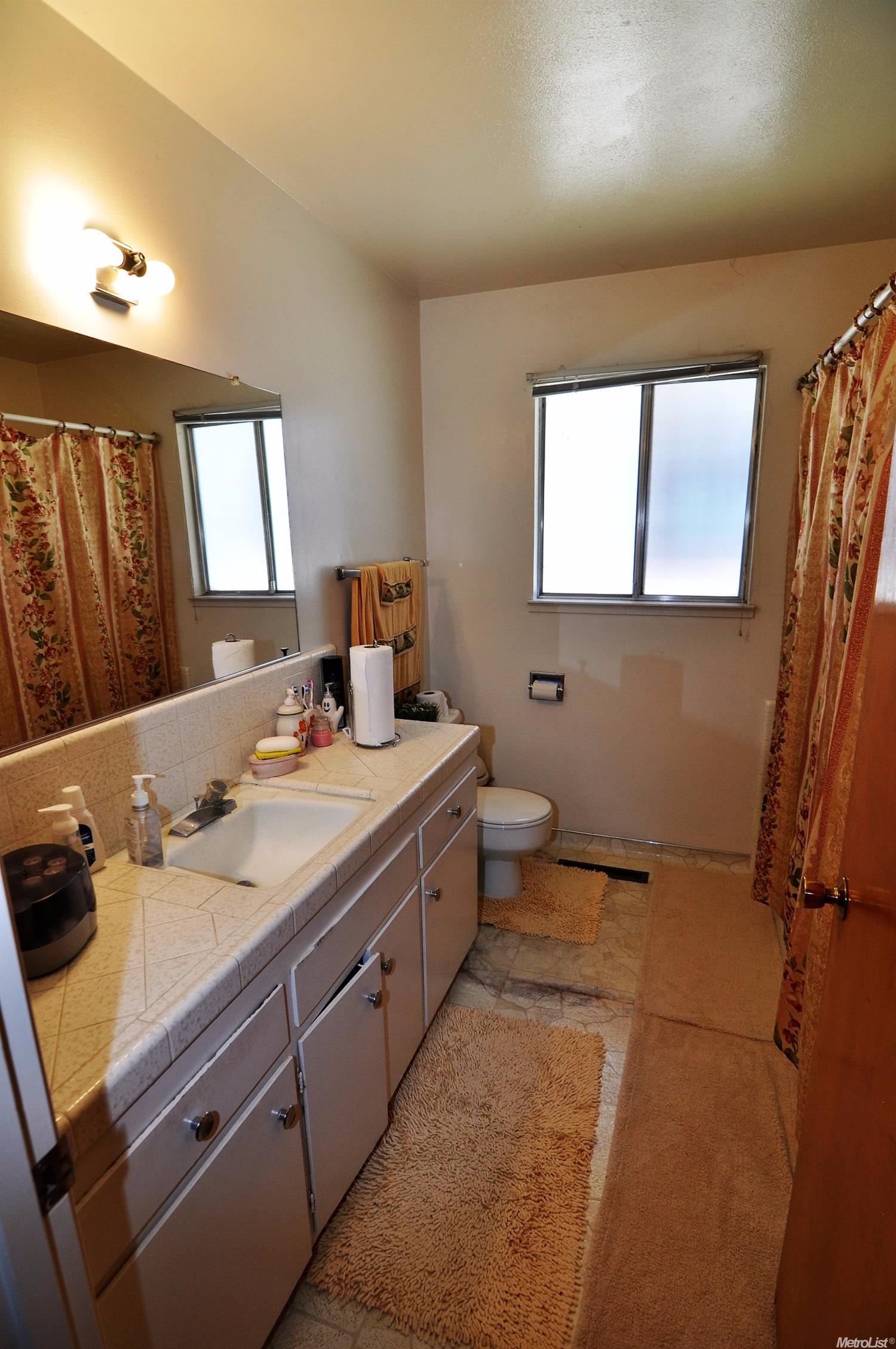 613 N Thor St, Turlock, CA 95380 photo 7