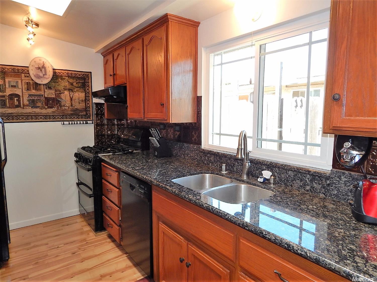 1403 Mitchell Ave, Escalon, CA 95320 photo 6