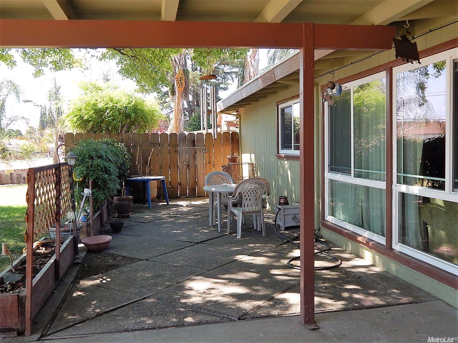 1403 Mitchell Ave, Escalon, CA 95320 photo 2