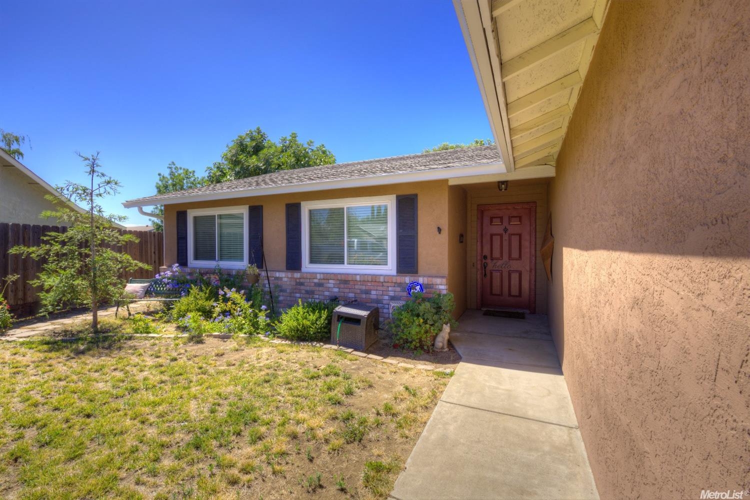 1542 Fig Ct, Ripon, CA 95366 photo 2
