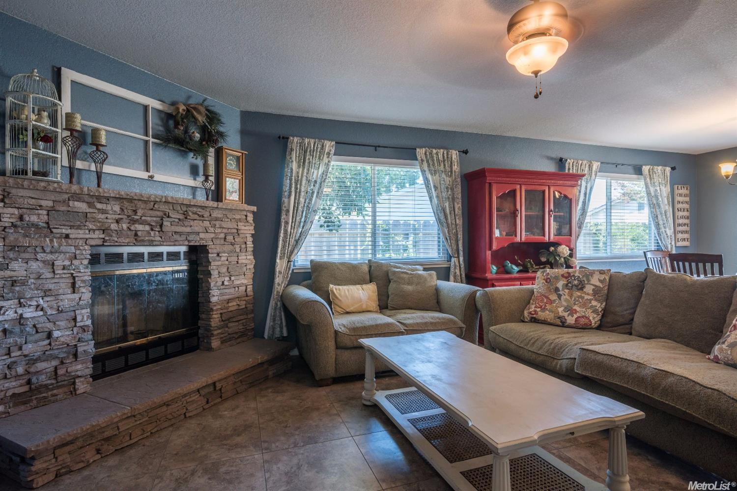 1542 Fig Ct, Ripon, CA 95366 photo 4