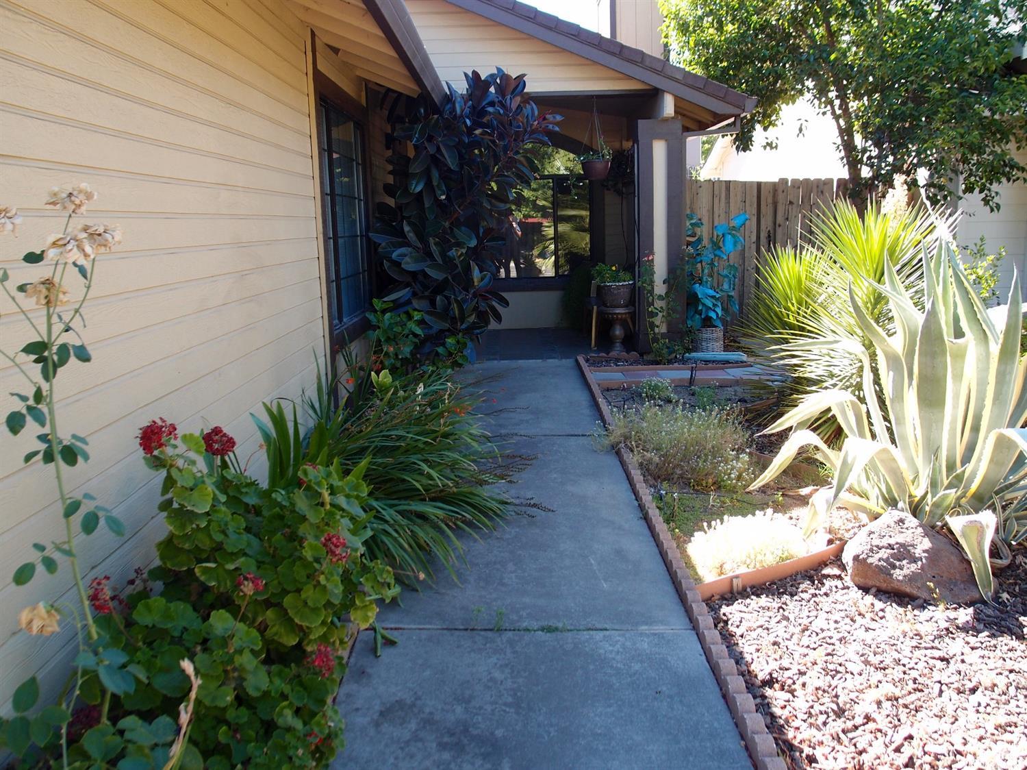 8205 Northam Dr, Antelope, CA 95843 photo 3