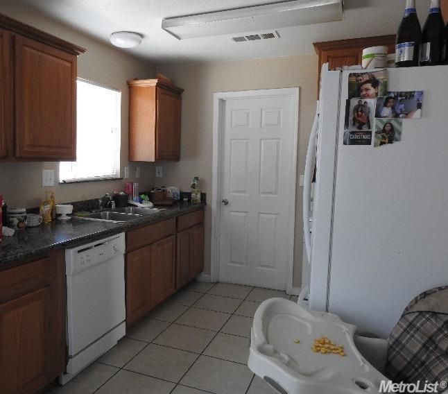 1921 Kenneth St, Modesto, CA 95351 photo 3