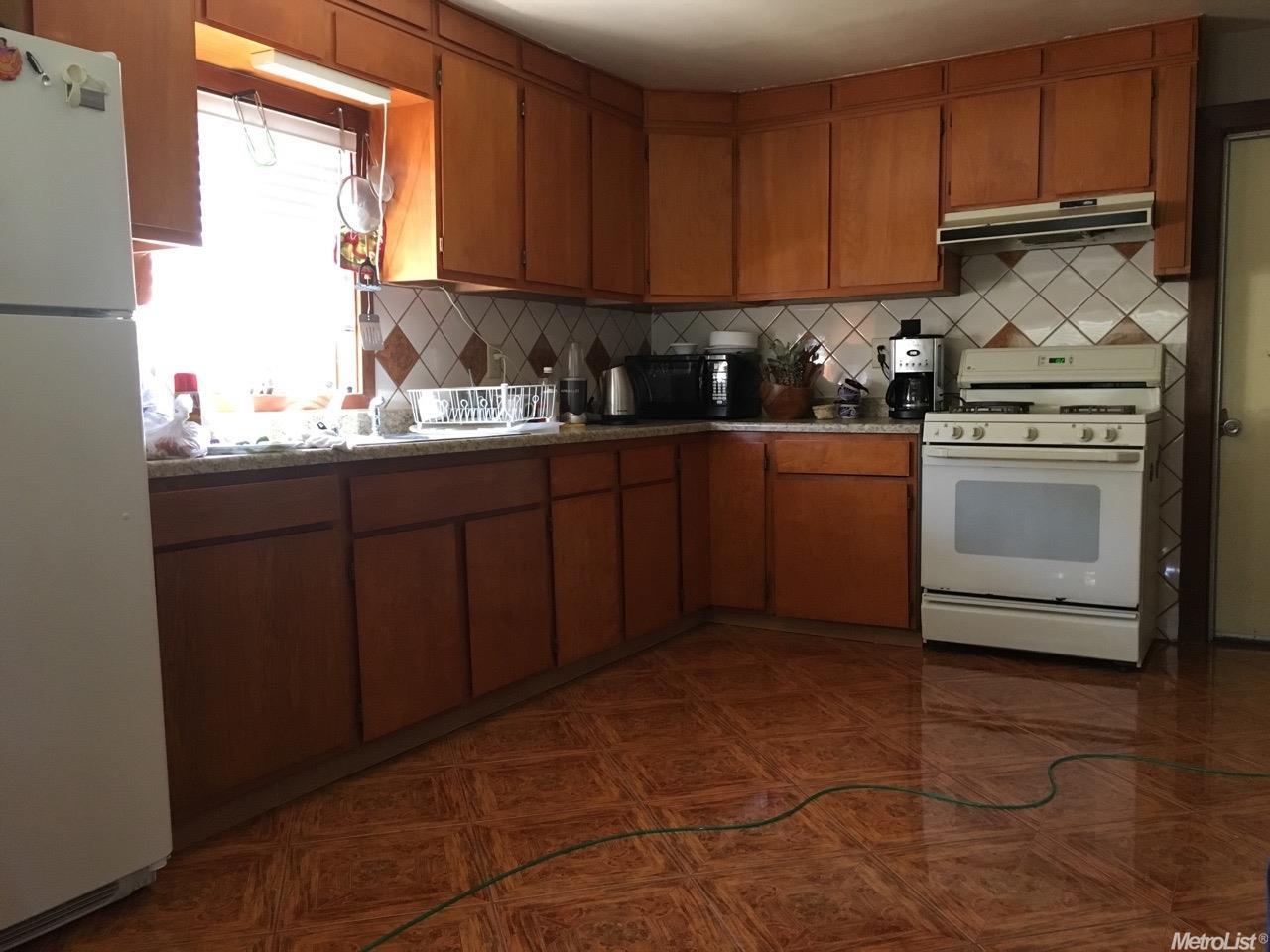 8601 Wilson St, Patterson, CA 95363 photo 3