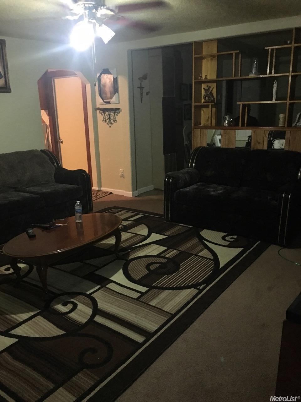 8601 Wilson St, Patterson, CA 95363 photo 2