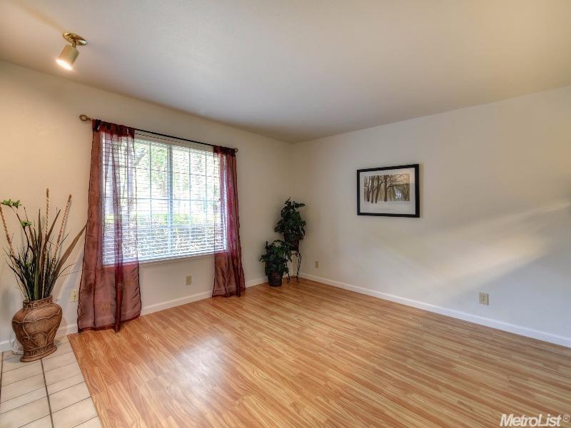 159 Pierpoint Cir, Folsom, CA 95630 photo 3