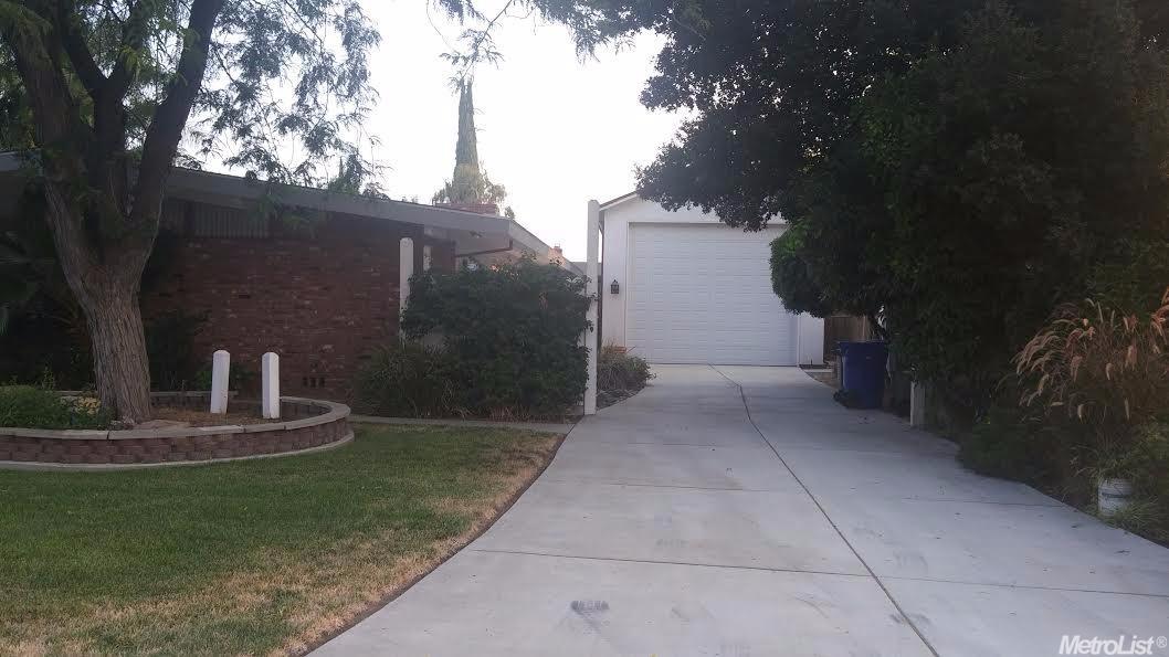 531 E Minnesota Ave, Turlock, CA 95382 photo 2