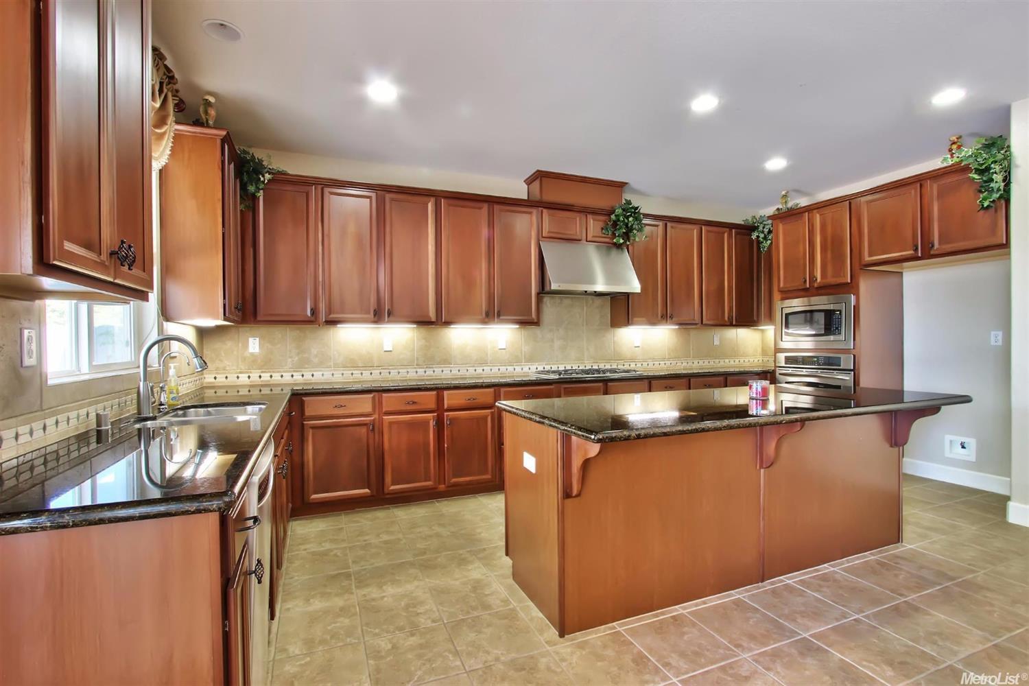 7713 Agate Beach Way, Antelope, CA 95843 photo 11