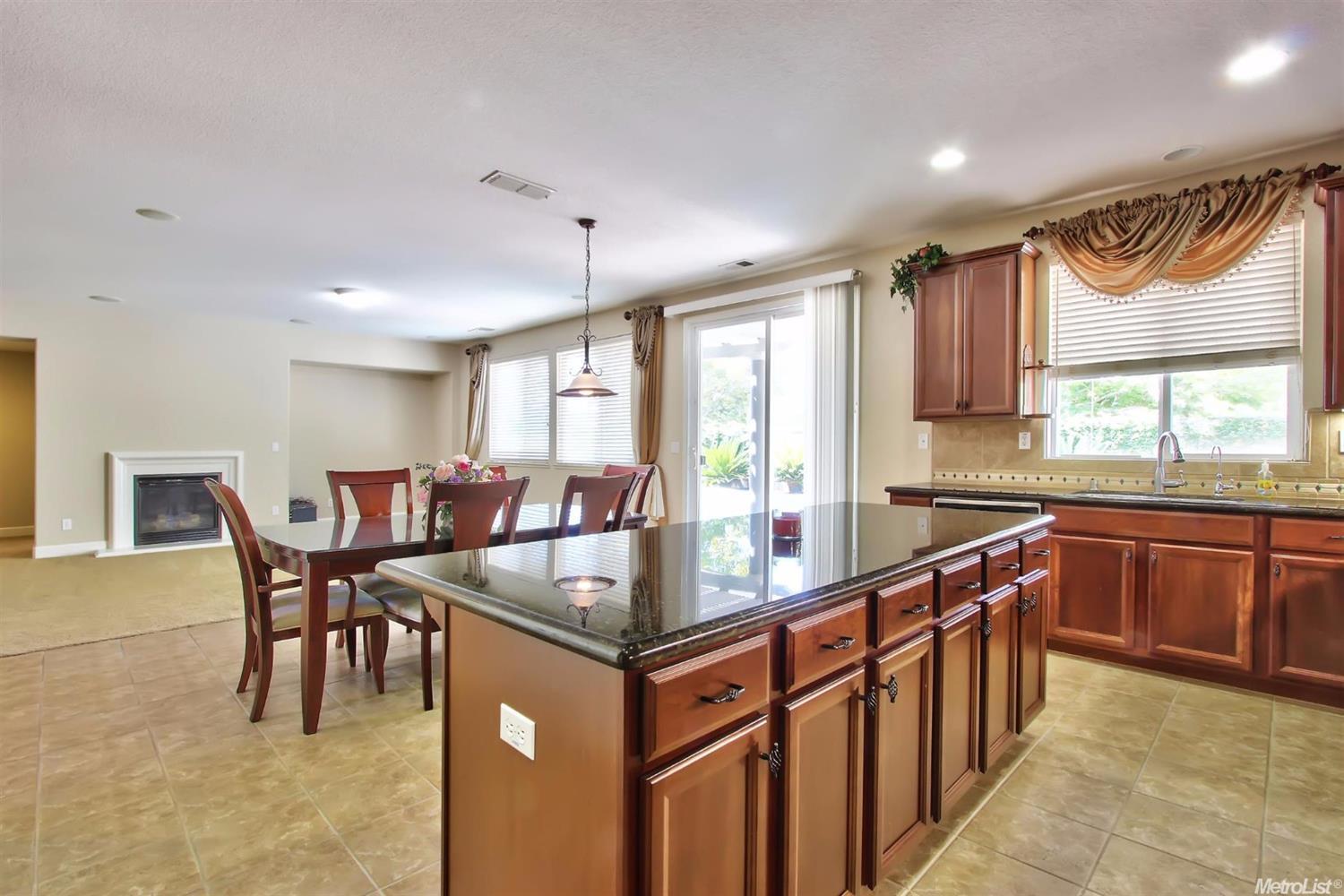 7713 Agate Beach Way, Antelope, CA 95843 photo 12