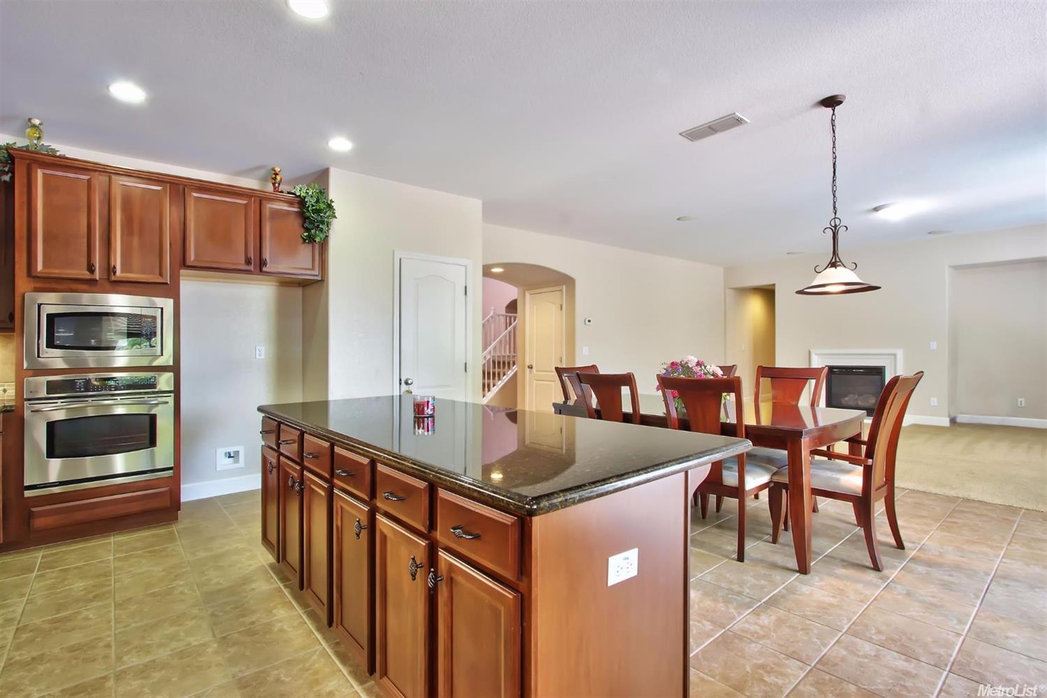 7713 Agate Beach Way, Antelope, CA 95843 photo 10