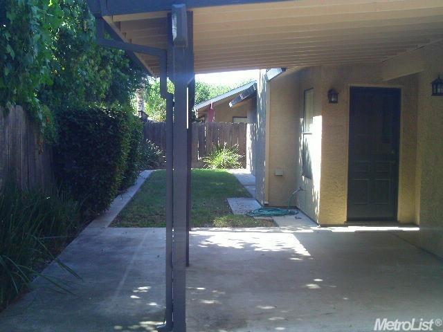 2212 Meadow Glen Dr, Modesto, CA 95355 photo 4