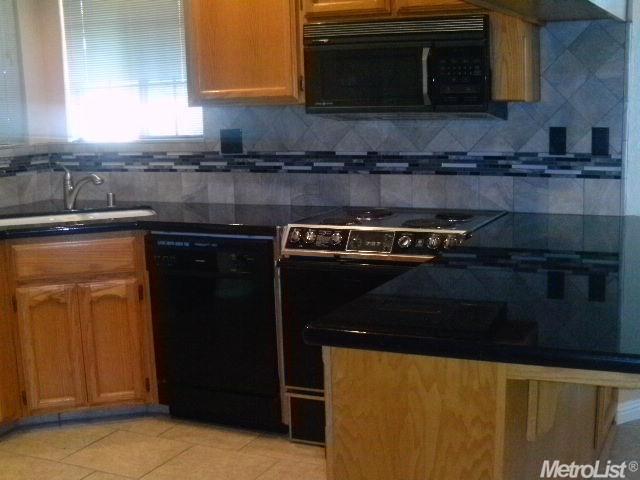 2212 Meadow Glen Dr, Modesto, CA 95355 photo 2