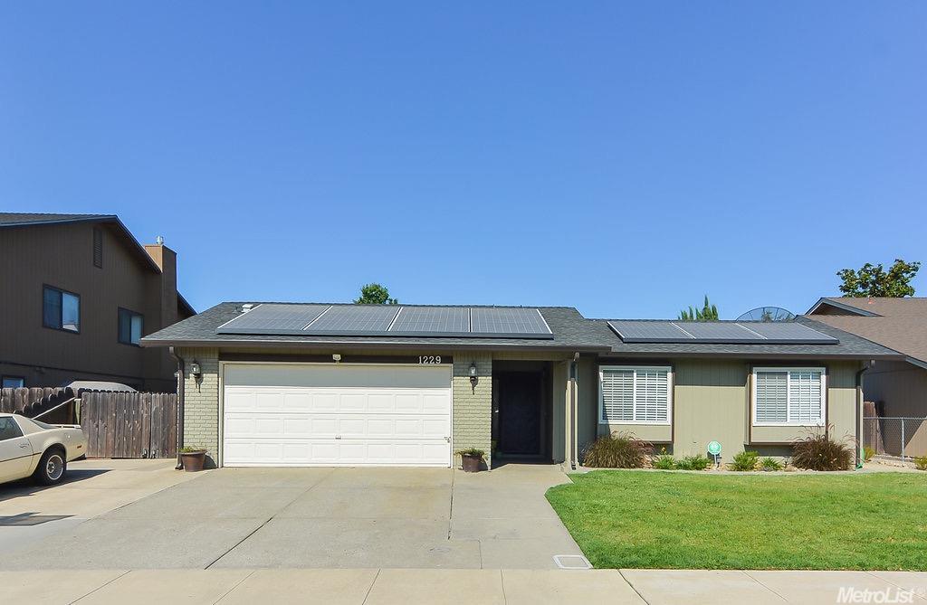 1229 Stonum Ln, Manteca, CA 95337 photo 2