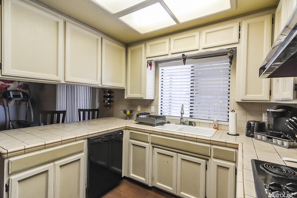 1229 Stonum Ln, Manteca, CA 95337 photo 9