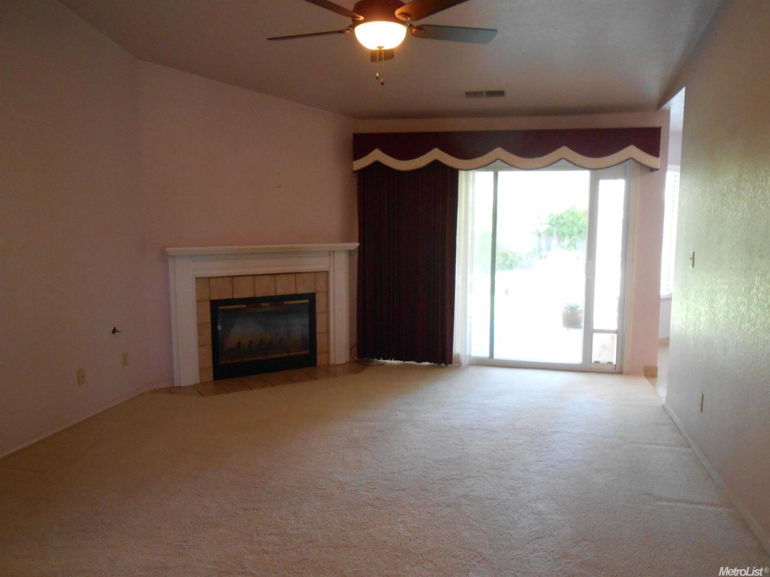 982 W Springer Dr, Turlock, CA 95382 photo 4