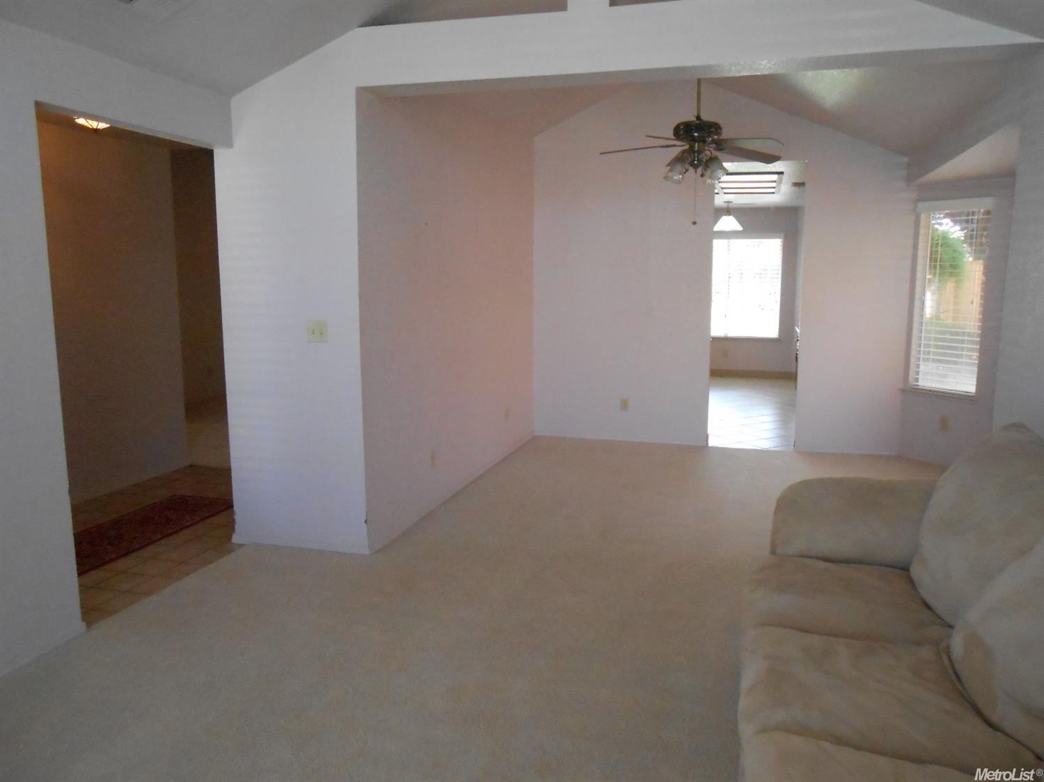 982 W Springer Dr, Turlock, CA 95382 photo 3