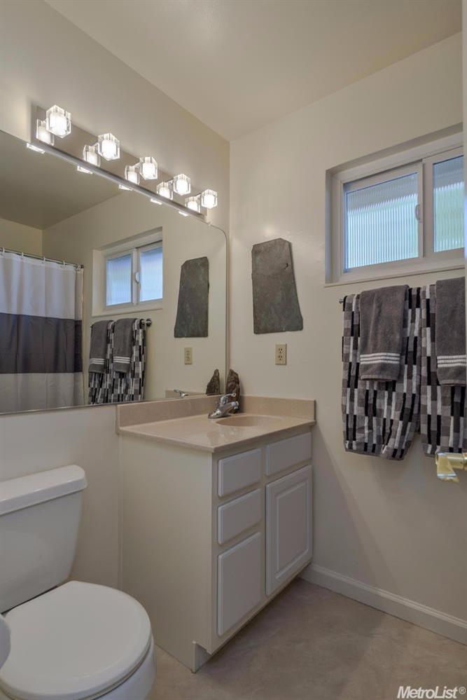 2504 Regis Dr, Davis, CA 95618 photo 18