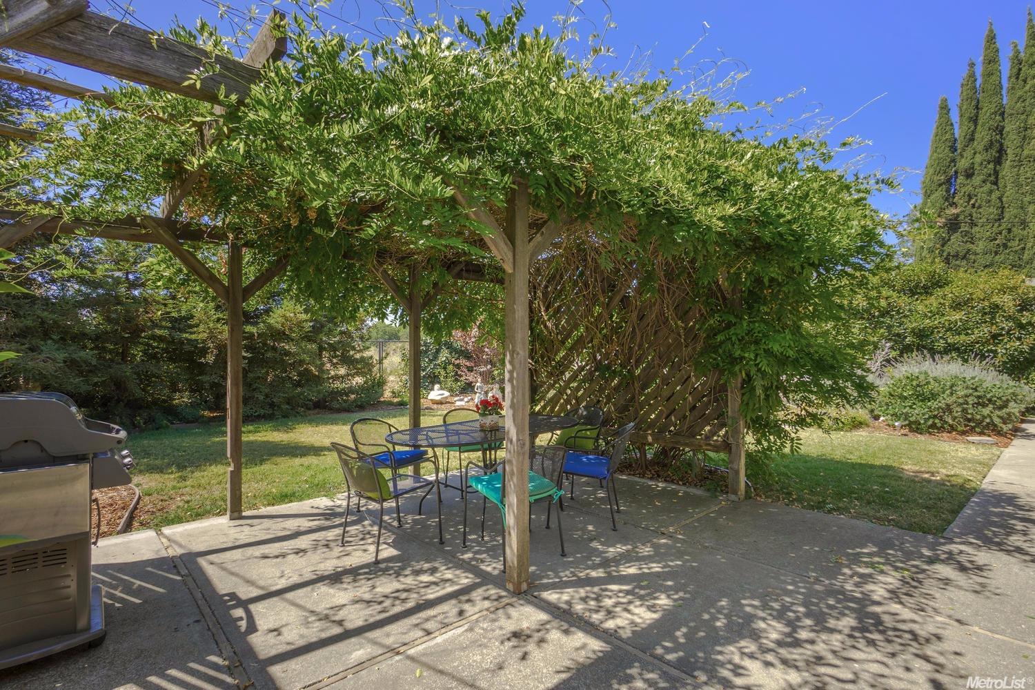 2504 Regis Dr, Davis, CA 95618 photo 21