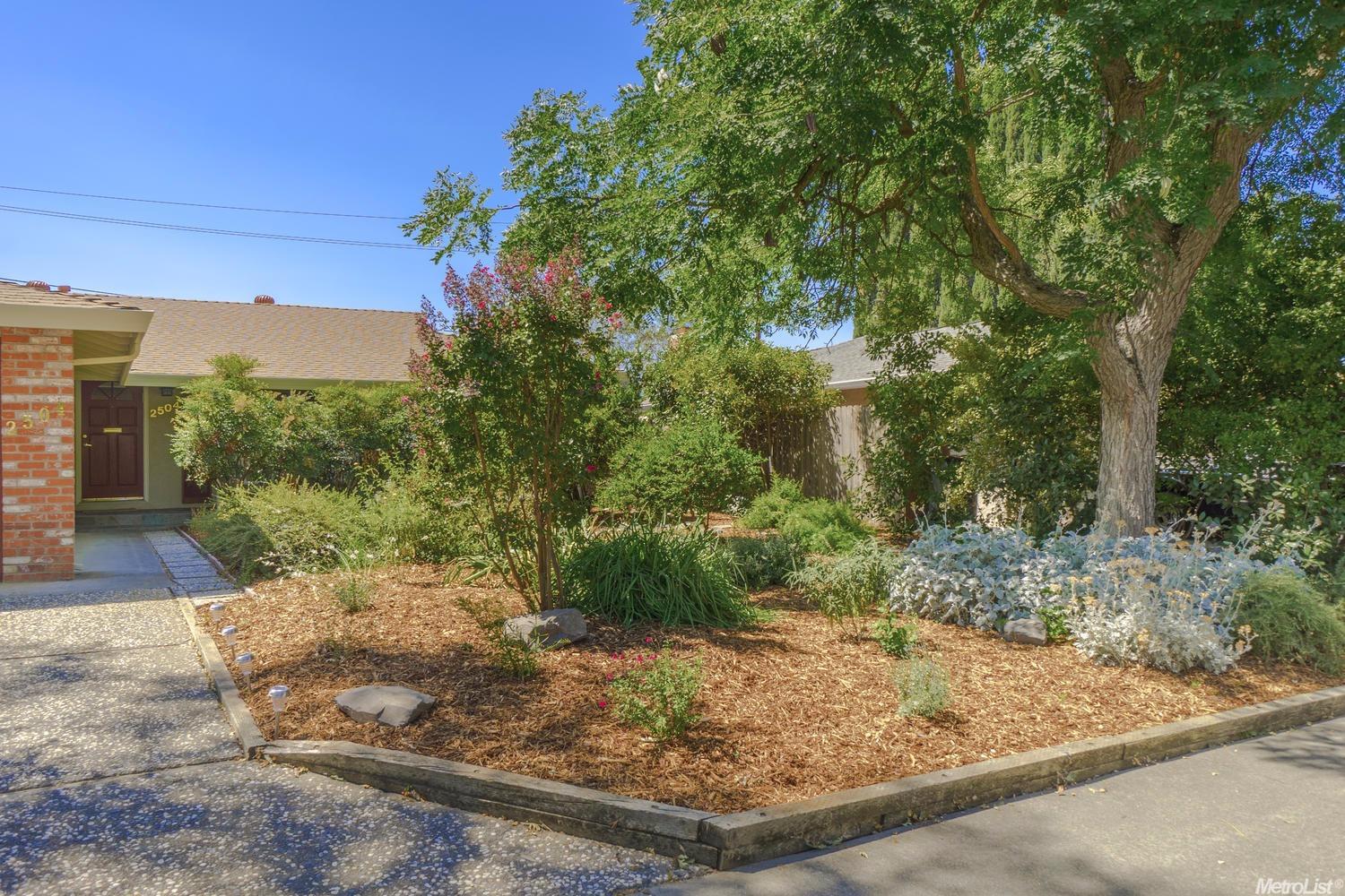 2504 Regis Dr, Davis, CA 95618 photo 2