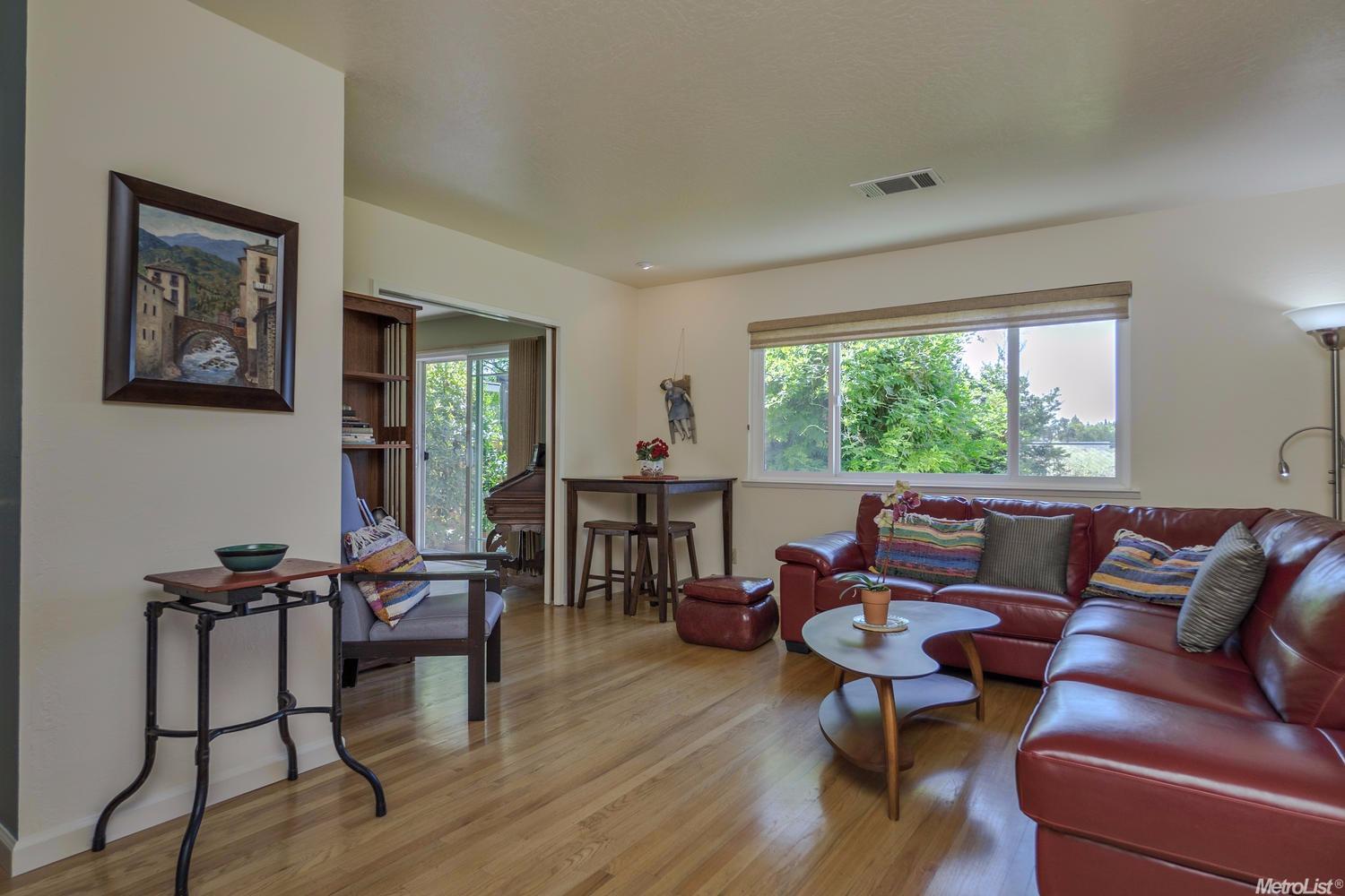2504 Regis Dr, Davis, CA 95618 photo 4
