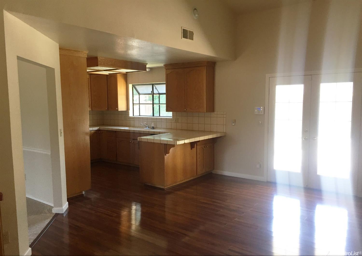 1853 Songbird Pl, Lodi, CA 95240 photo 2