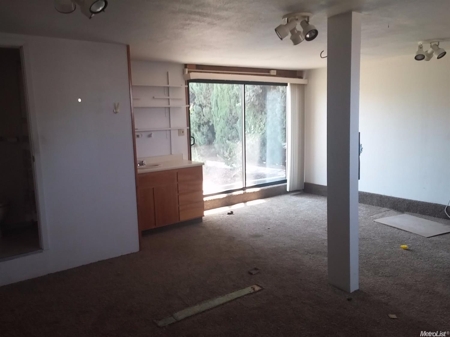 1101 Eugene Ave, Modesto, CA 95351 photo 3