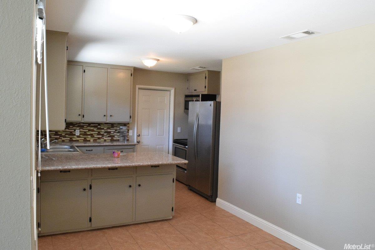 1825 Enslen Ave, Modesto, CA 95350 photo 8