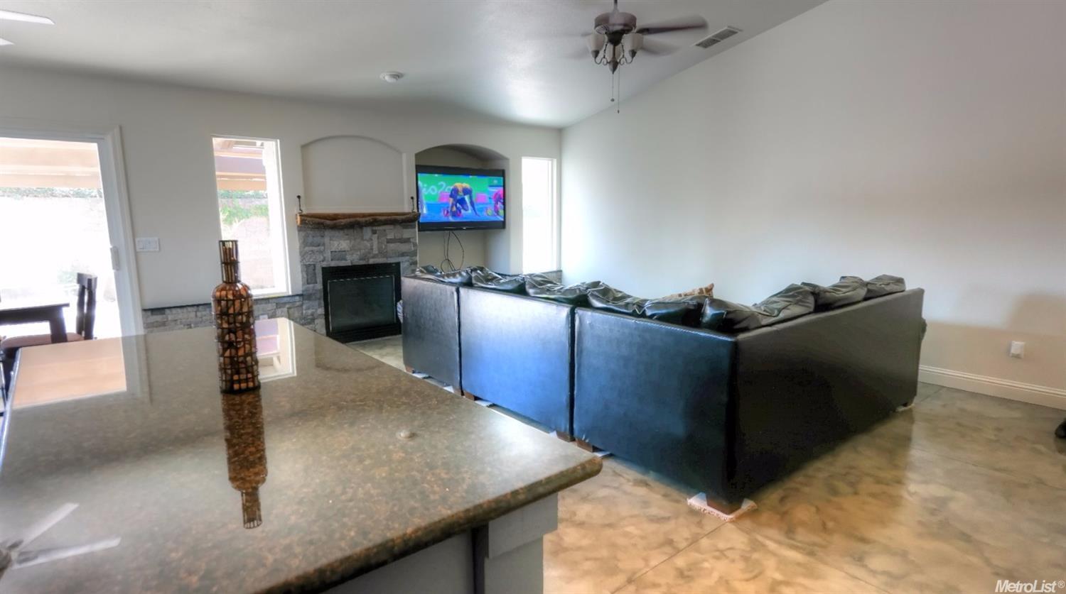 3136 Amos Ct, Modesto, CA 95355 photo 9