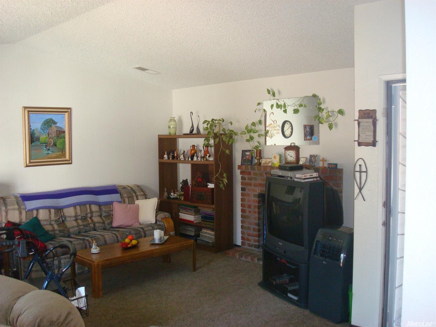 1329 Houser Ln, Modesto, CA 95351 photo 4