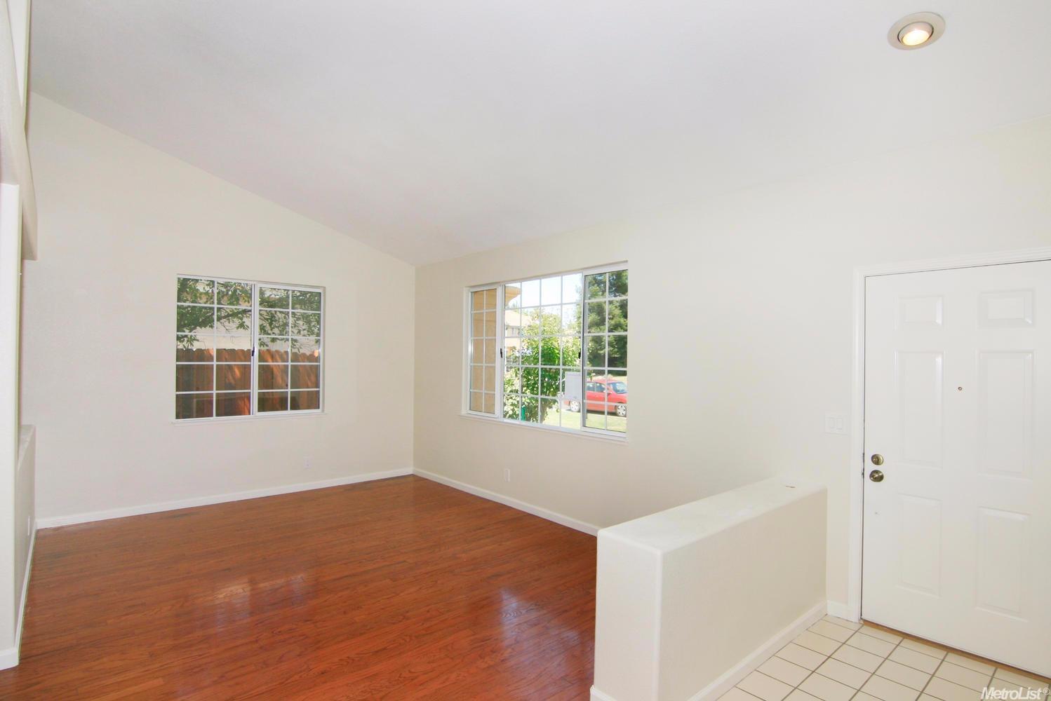 5819 Devon Dr, Rocklin, CA 95765 photo 2