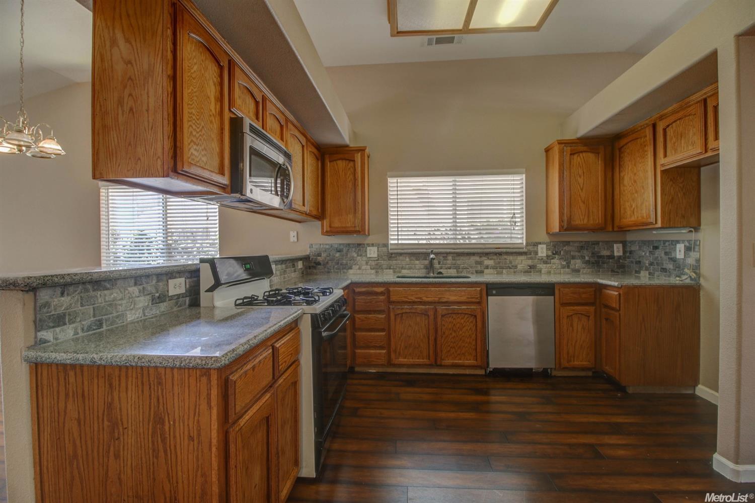 217 Yosemite Meadows Dr, Modesto, CA 95357 photo 6