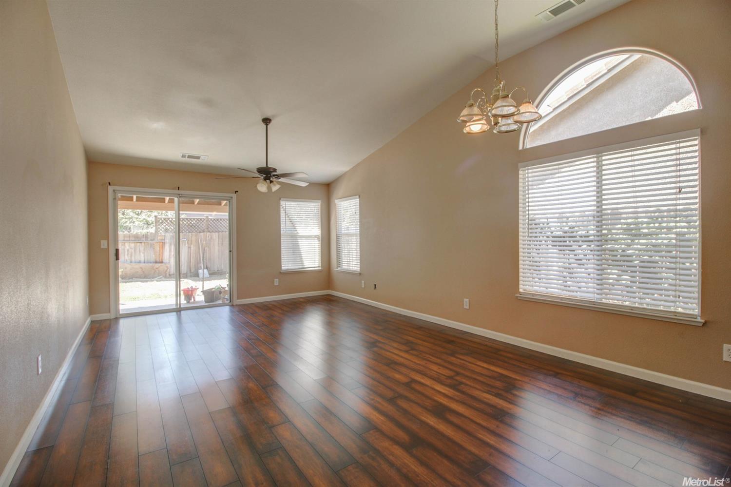 217 Yosemite Meadows Dr, Modesto, CA 95357 photo 9
