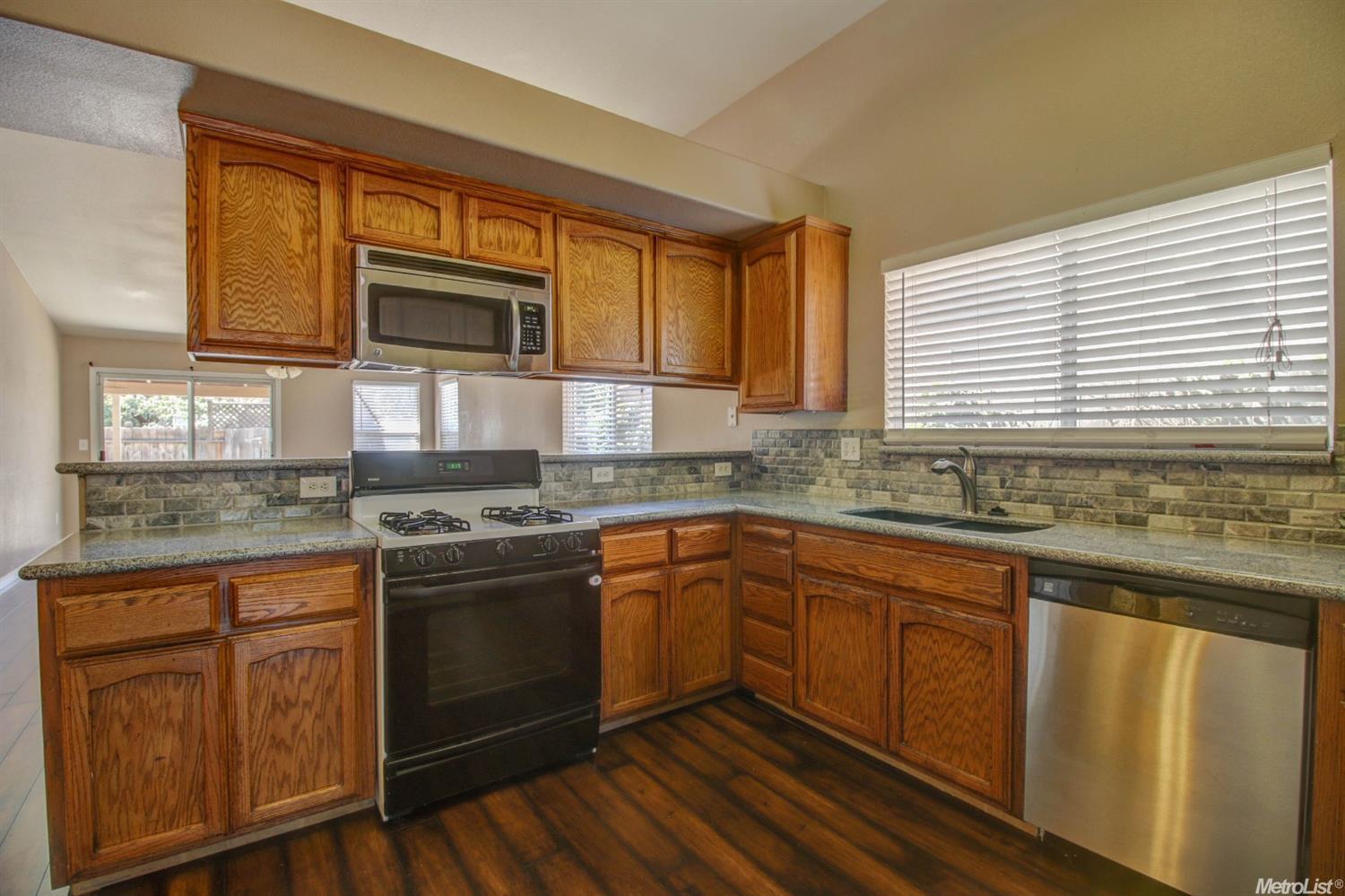 217 Yosemite Meadows Dr, Modesto, CA 95357 photo 5