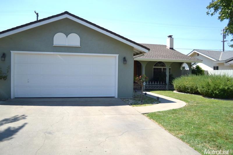 2016 Hunt Ave, Modesto, CA 95350 photo 2