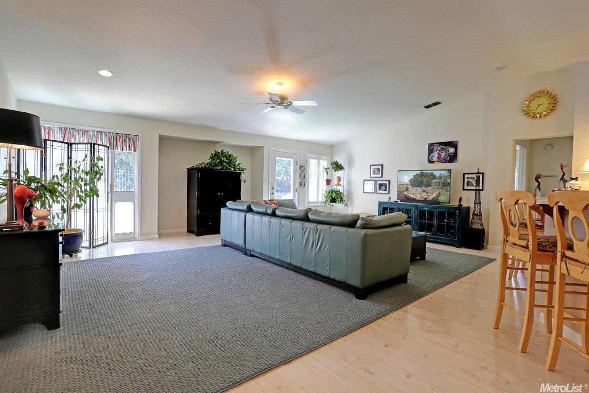 10862 Woodring Dr, Mather, CA 95655 photo 5