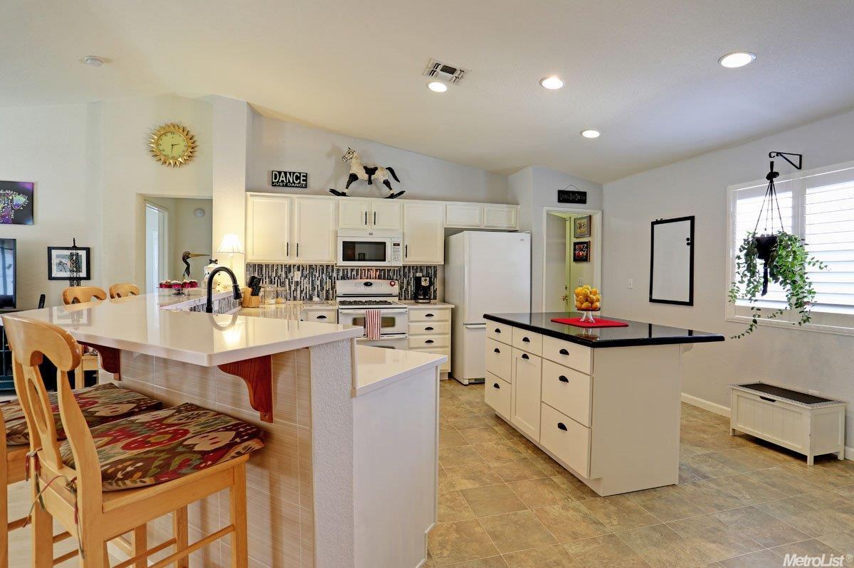 10862 Woodring Dr, Mather, CA 95655 photo 1