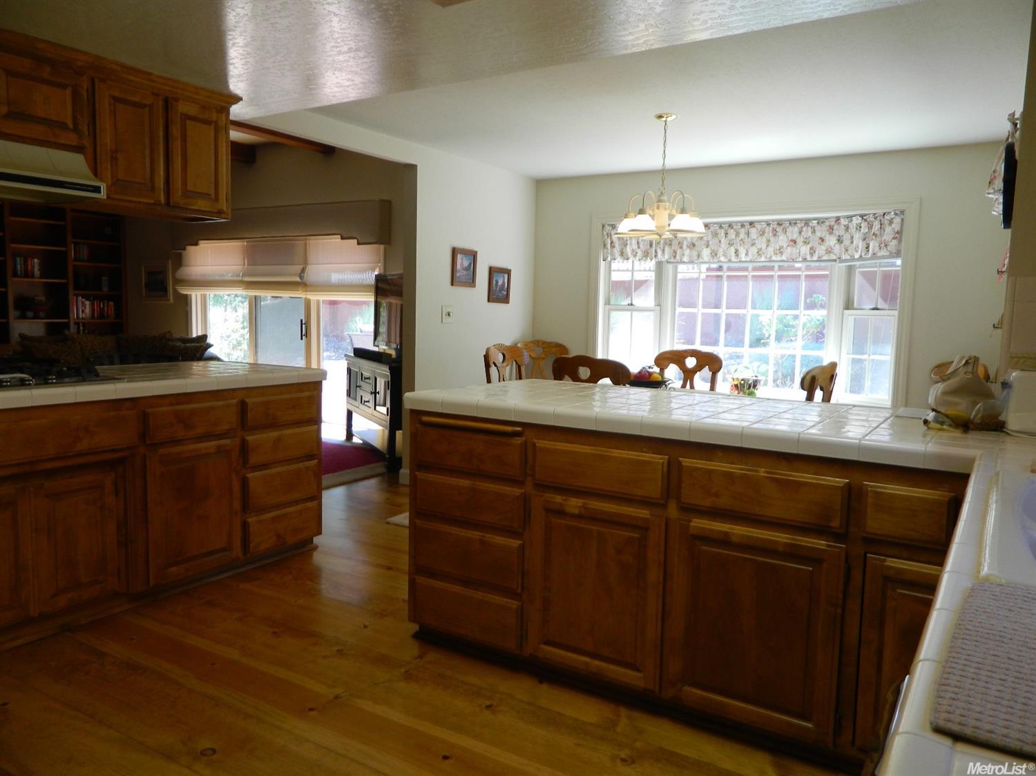 21220 Apple Valley Dr, Sonora, CA 95370 photo 6