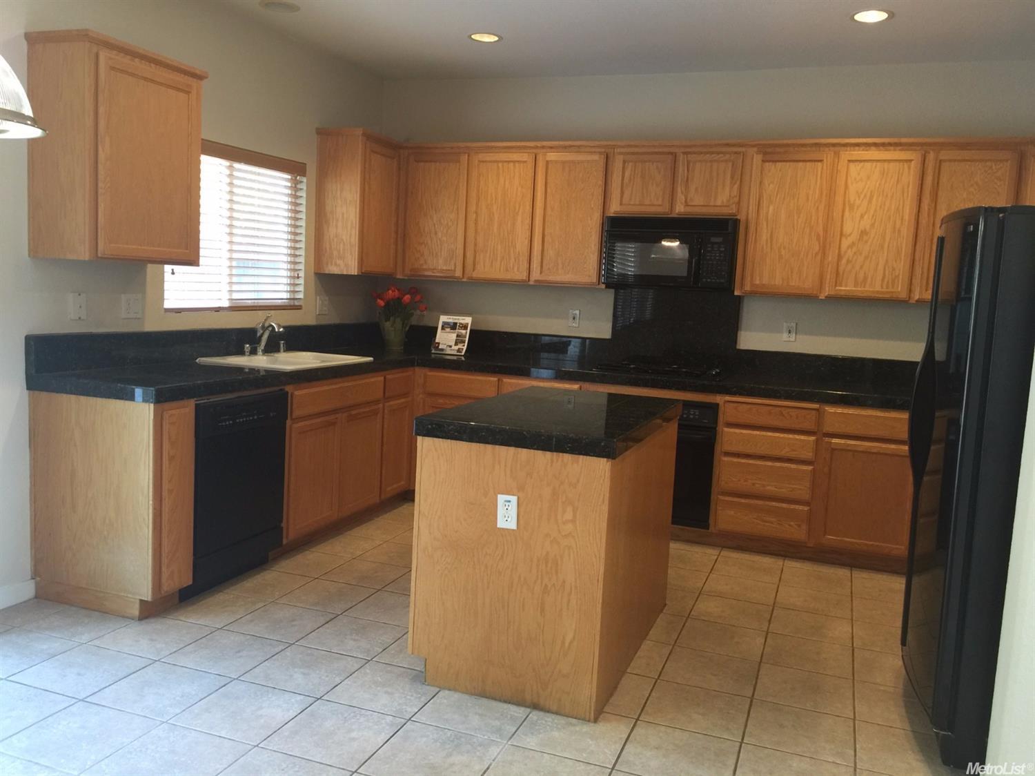 4106 Keepsake Ct, Tracy, CA 95377 photo 4