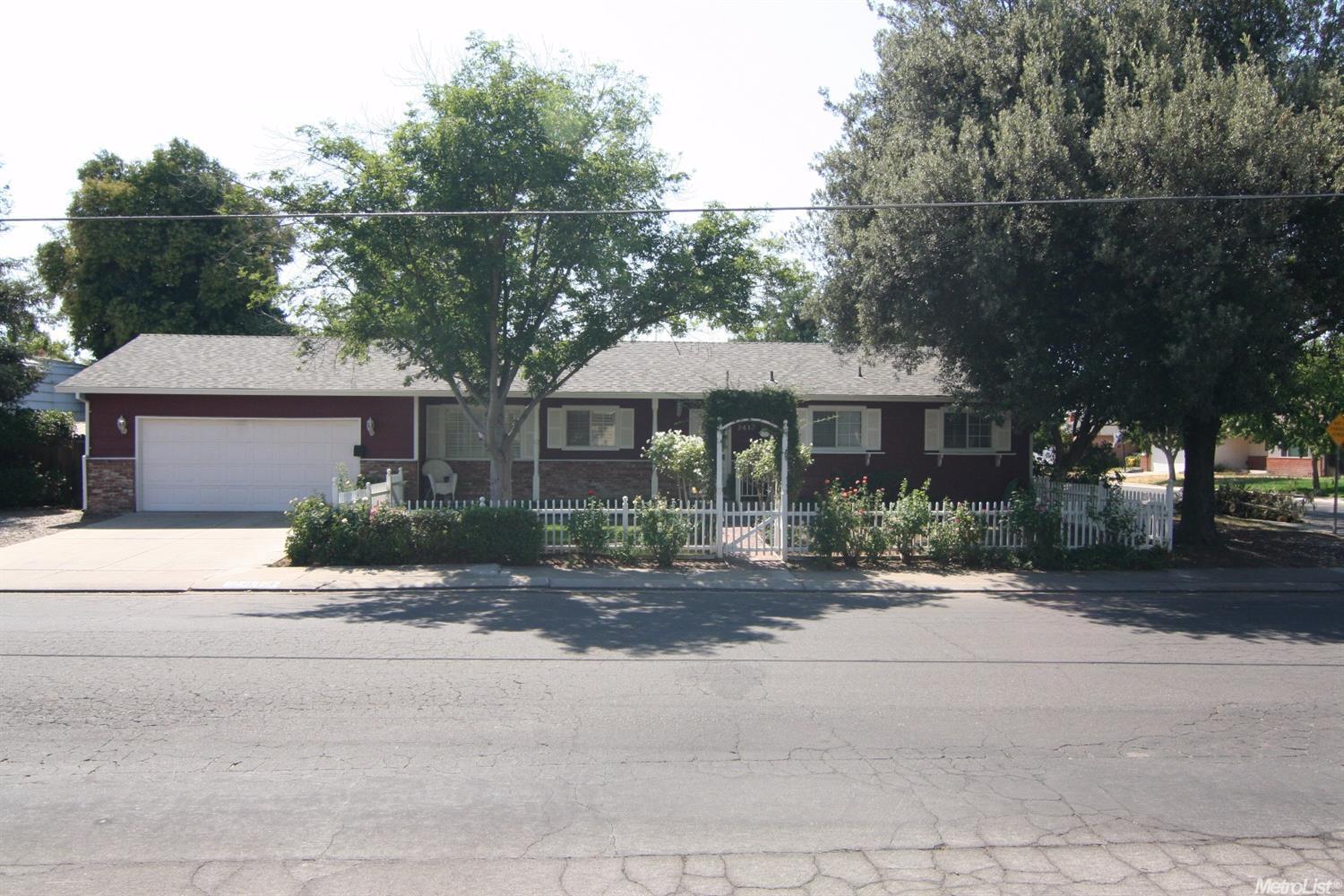 2413 Codding Dr, Modesto, CA 95350 photo 1