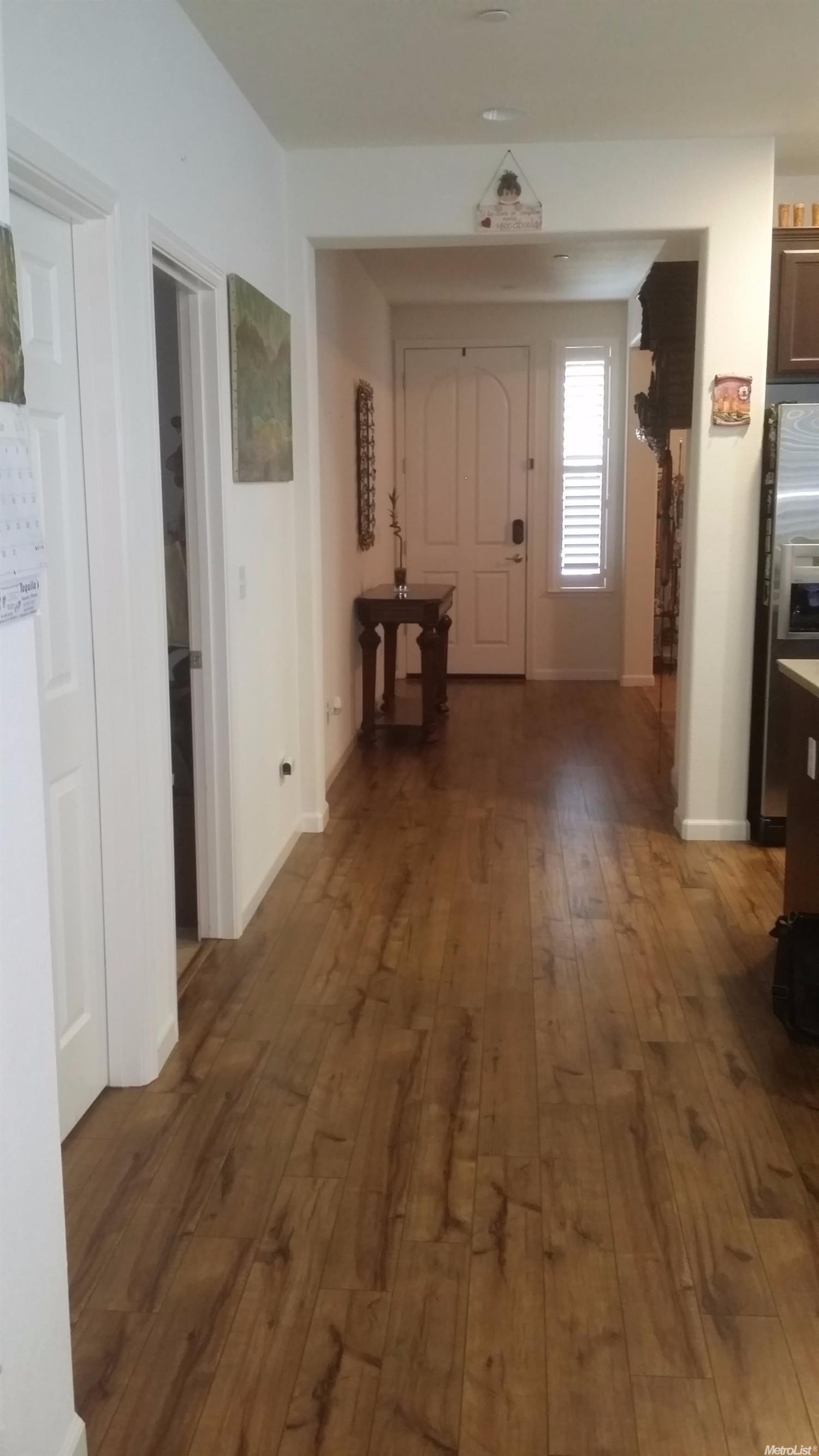 770 Yosemite Dr, Tracy, CA 95304 photo 2