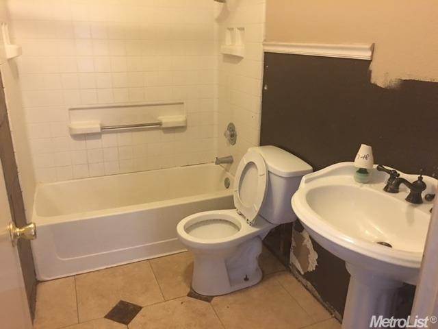806 Agusta Dr, Lathrop, CA 95330 photo 9
