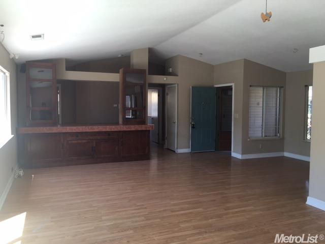 806 Agusta Dr, Lathrop, CA 95330 photo 8
