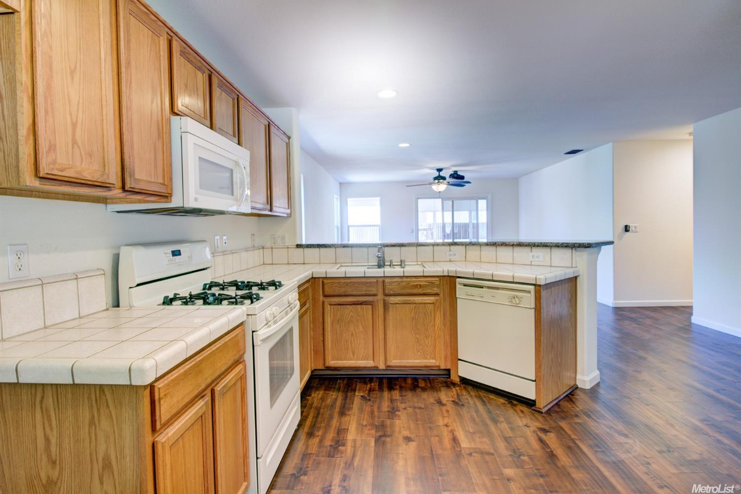 4272 Castleton Cir, Mather, CA 95655 photo 2