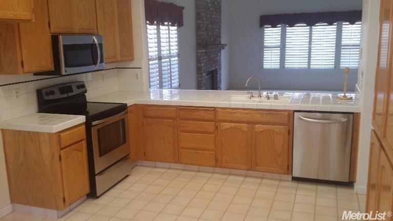 2331 Thaddeous Ct, Escalon, CA 95320 photo 3