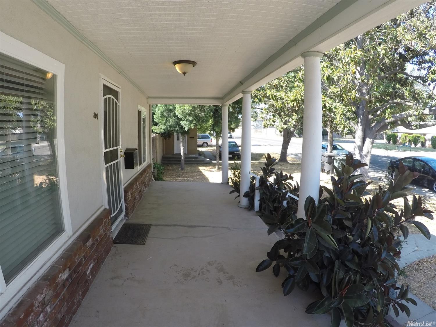 809 Rose Ave, Modesto, CA 95355 photo 2