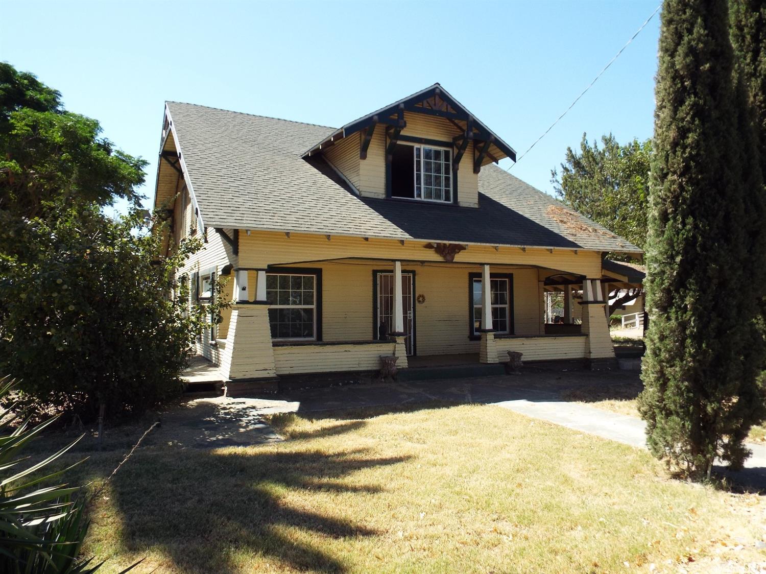 1518 E Las Palmas Ave, Patterson, CA 95363 photo 2
