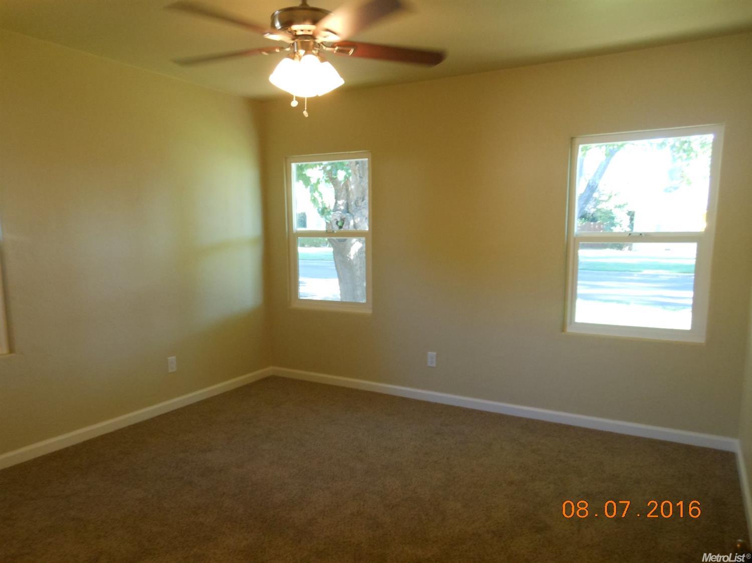 1508 Myrtle St, Turlock, CA 95380 photo 2